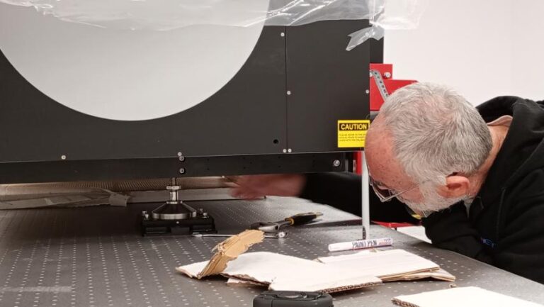 About Us 25 0927 3 photo work for colimator